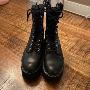 STEVE MADDEN TRAMPLE SIZE 7